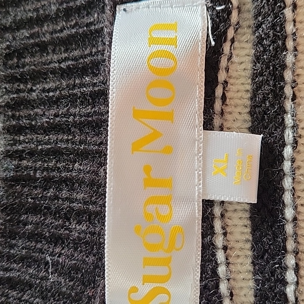 Sugar Moon V-Neck Button Closure Black and White Crop Striped Sweater Vest - Picture 7 of 13
